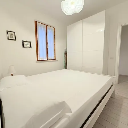 M333 - Marcelli, Bilocale Vicino Appartement *