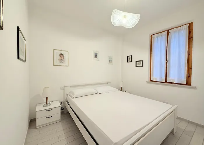 M333 - Marcelli, Bilocale Vicino Apartment Marcelli